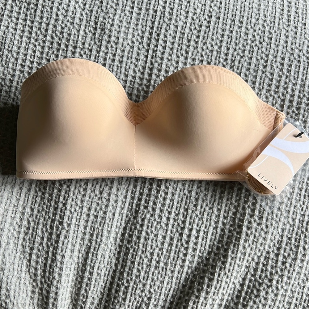 Lively No-Wire Strapless Bra